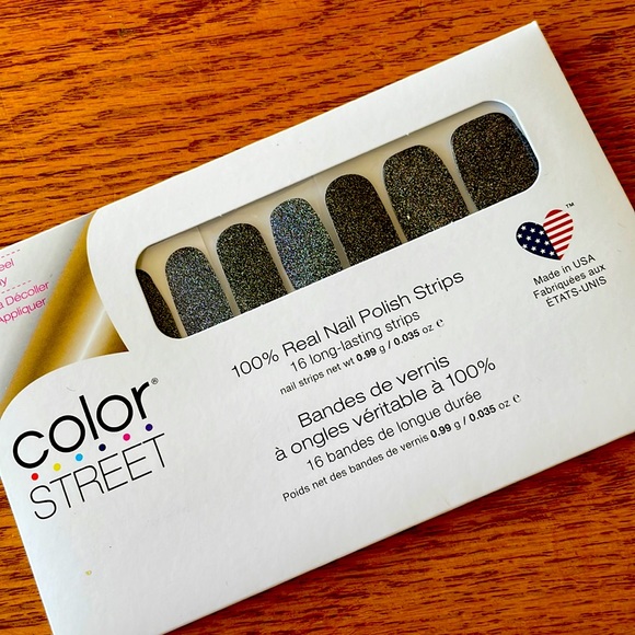 So-Ho-over it Color Street 100%dry nail polish ⭐️ - Picture 2 of 6